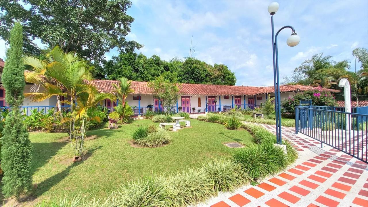 Finca Hotel Villa Del Sol Pueblo Tapao Dış mekan fotoğraf