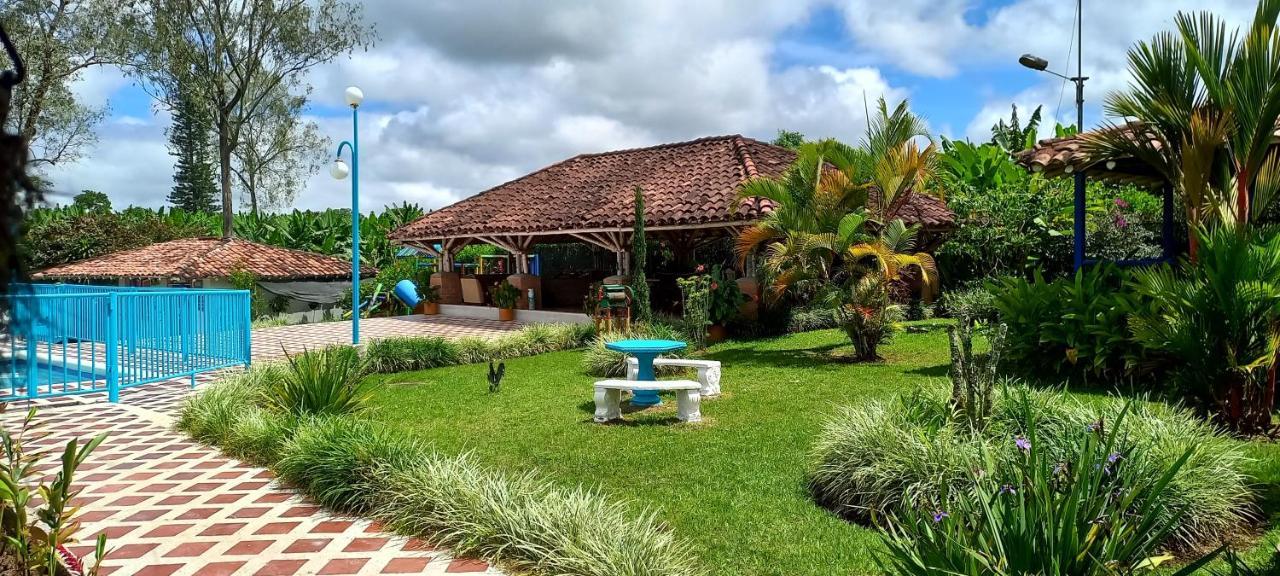 Finca Hotel Villa Del Sol Pueblo Tapao Dış mekan fotoğraf