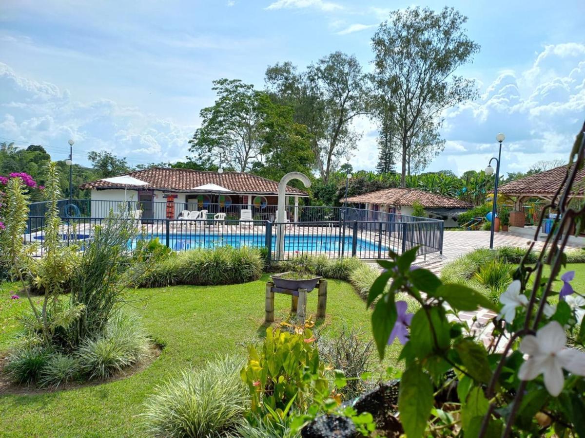 Finca Hotel Villa Del Sol Pueblo Tapao Dış mekan fotoğraf